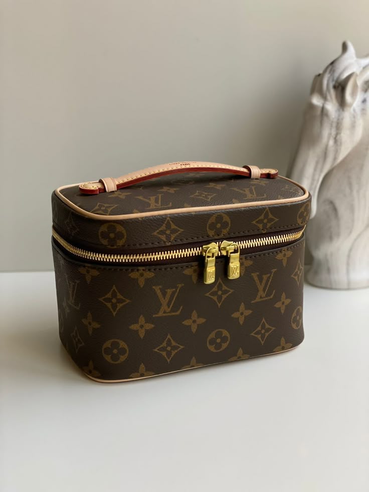 LV Bag Make Up